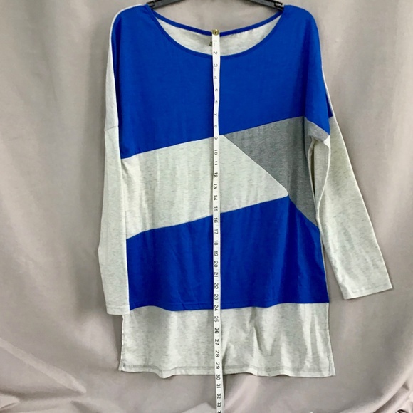 women's top - Picture 4 of 5